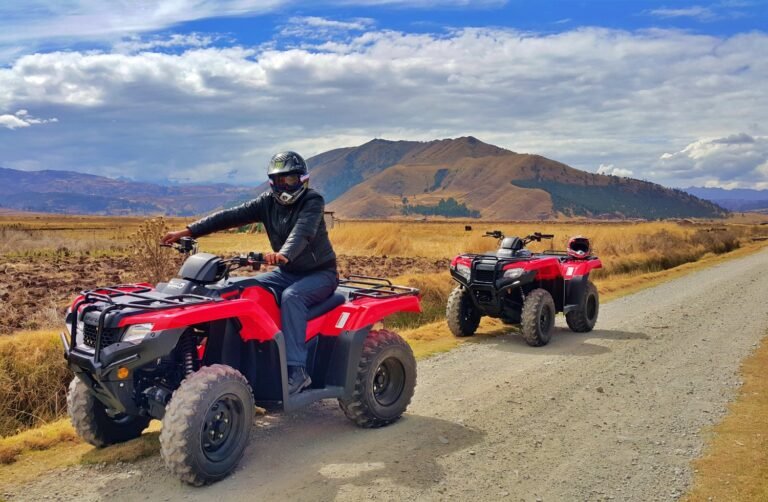 1-Day Sacred Valley Paragliding Tour